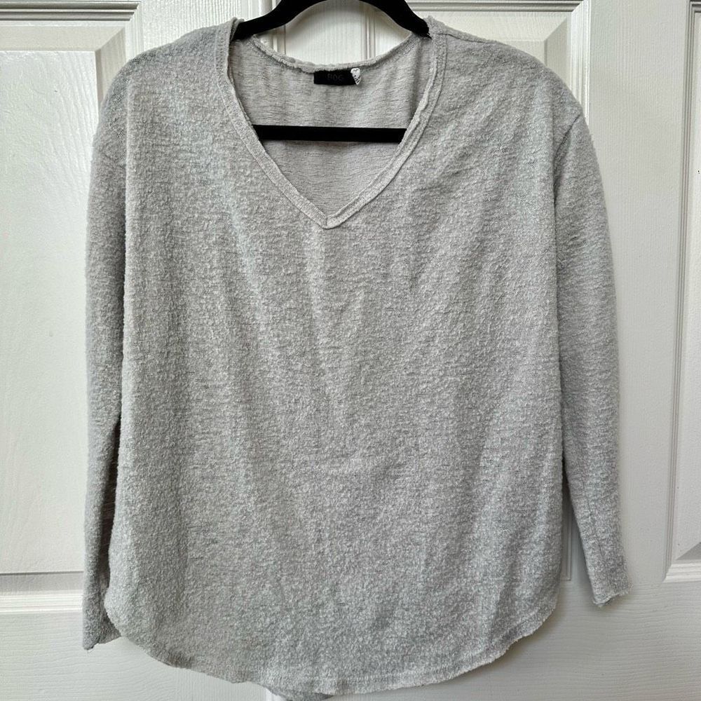 BDG tan V neck long sleeved sweater
